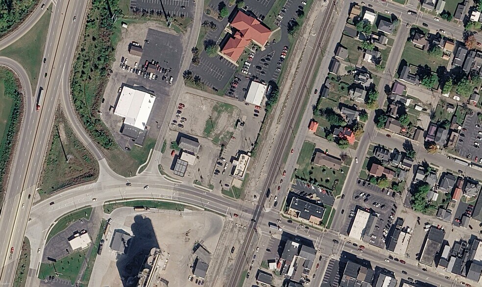 Primary Photo Of 300 W Main St, Circleville Fast Food For Sale