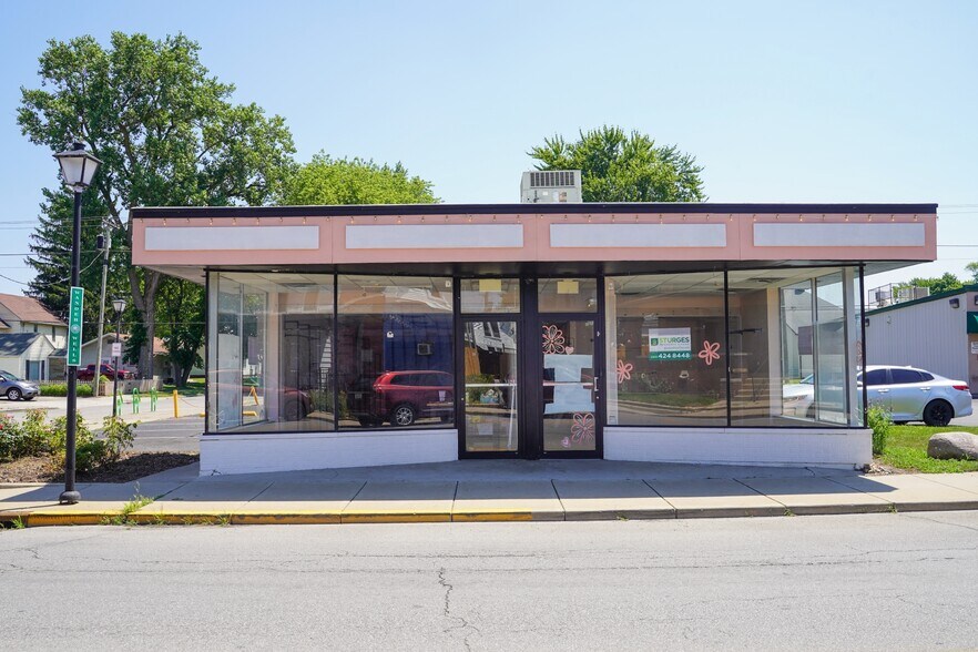 Primary Photo Of 1530 Wells St, Fort Wayne Storefront For Lease