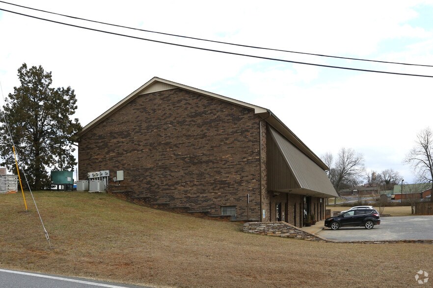 More Photos Of 540 N Main St, Jasper Storefront Retail Office For Lease