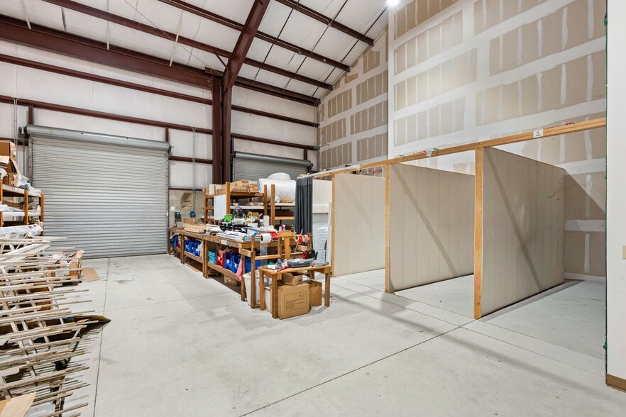 More Photos Of 585 Commonwealth Blvd, Port Orange Manufacturing For Sale