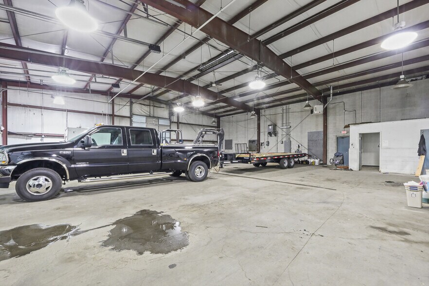 More Photos Of 37401 Stevens Blvd, Willoughby Flex For Lease