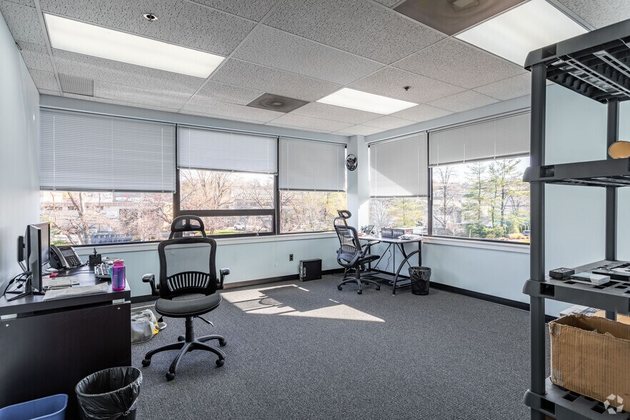 More Photos Of 3 W Main St, Elmsford Unknown For Lease