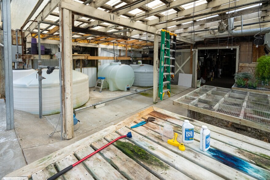 More Photos Of 180 Davis St, Croswell Garden Center For Sale