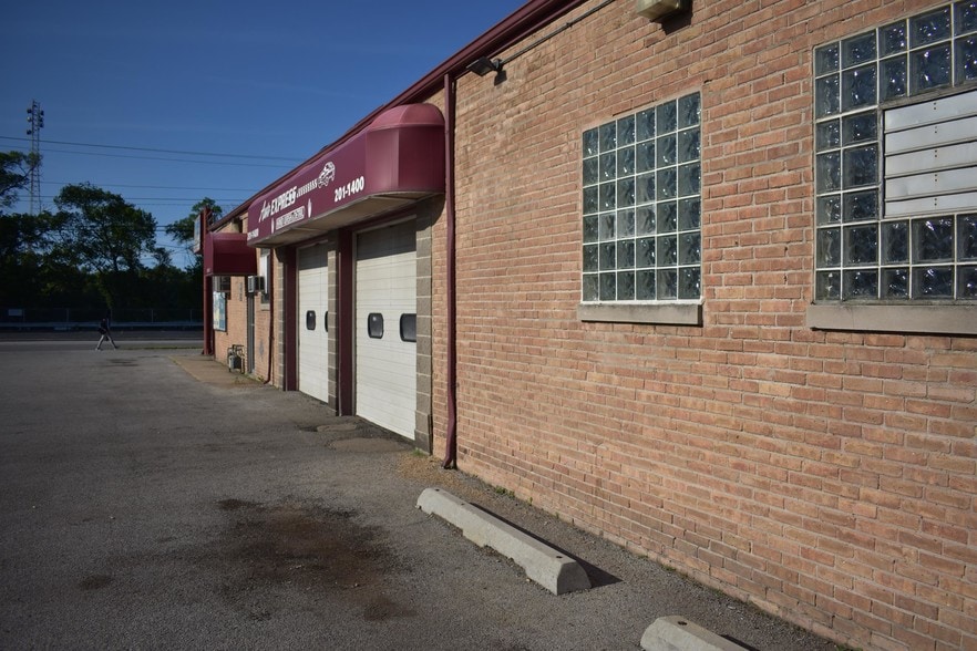 More Photos Of 747 E 142nd St, Dolton Flex For Sale