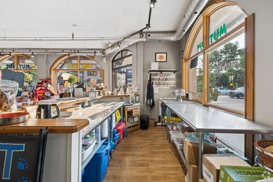 More Photos Of 1001 6 Ave, Canmore Storefront For Lease