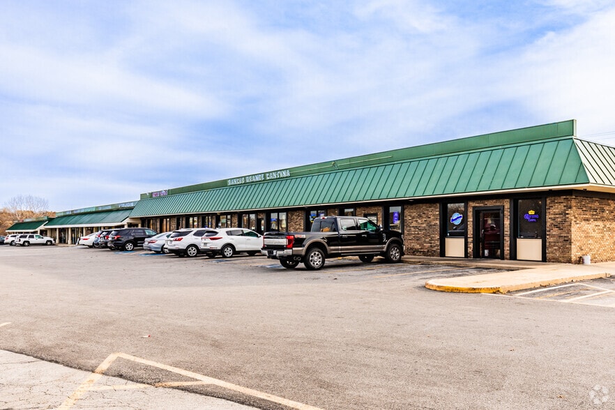 More Photos Of 10901-10925 NW 64th St, Parkville Unknown For Lease