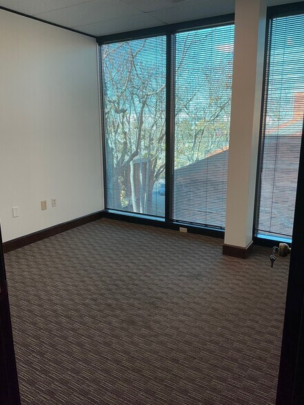 More Photos Of 303 Williams Ave SW, Huntsville Office For Lease