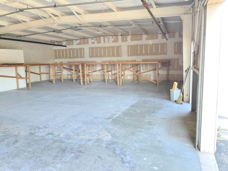 More Photos Of 11120 S Cleveland Ave, Fort Myers Freestanding For Lease