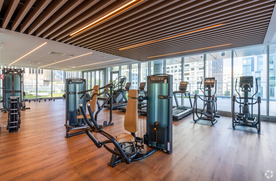 More Photos Of 165 Main St, Cambridge Apartments For Lease