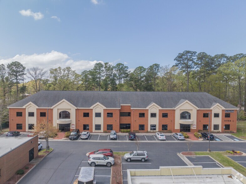 More Photos Of 11719-B Jefferson Ave, Newport News Unknown For Lease