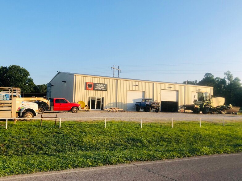 More Photos Of 919 S Roland St, Bristow Distribution For Sale