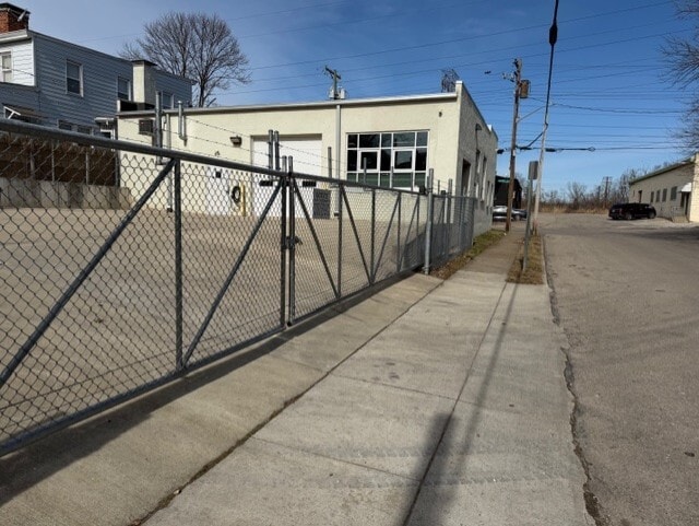 More Photos Of 3475 Cardiff Ave, Cincinnati Warehouse For Lease