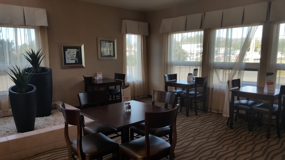 More Photos Of 2475 US-101 Hwy, Florence Hotel For Sale