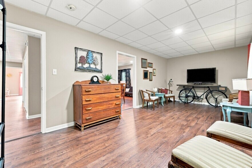 More Photos Of 532 N Kristi Rd, Martinsville Lodge Meeting Hall For Lease