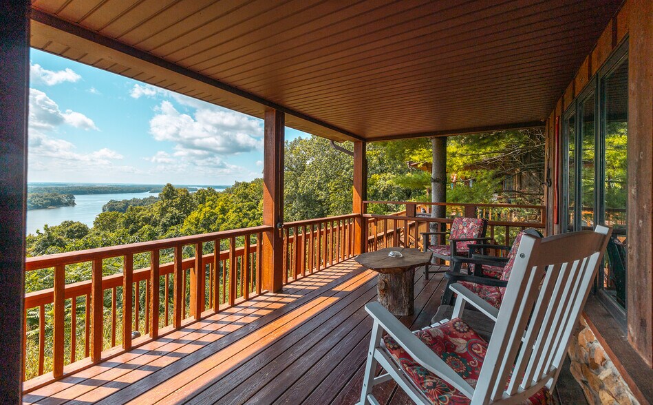 More Photos Of 1 Tara Point, Grafton Hotel For Sale