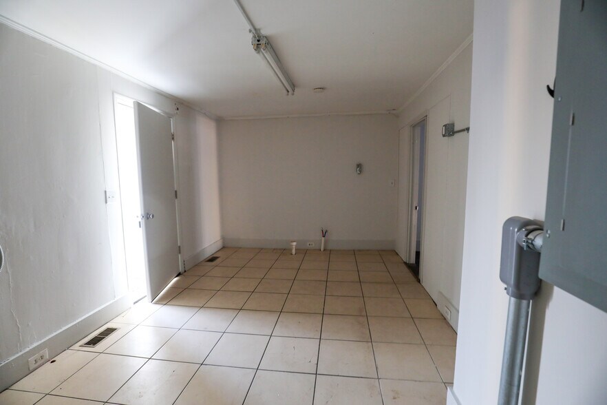 More Photos Of 190 Broadway, Port Ewen Apartments For Lease
