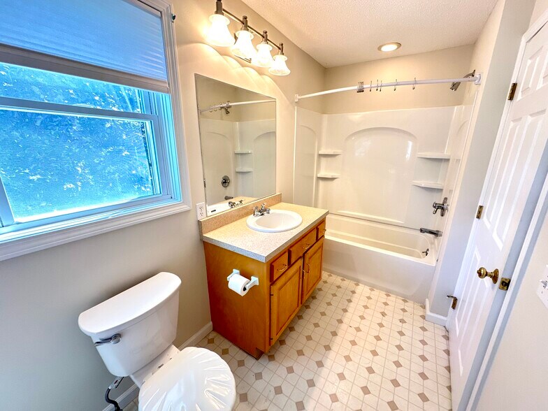 More Photos Of 90 S Main St, East Windsor Office For Sale