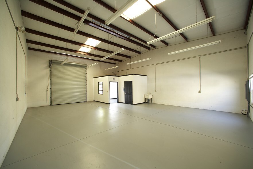 More Photos Of 3335-3353 118th Ave N, Saint Petersburg Unknown For Lease