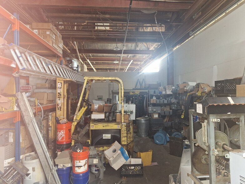 More Photos Of 4 53rd St, Brooklyn Warehouse For Lease