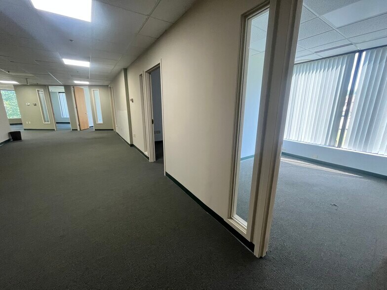 More Photos Of 800 S Main St, Mansfield Office For Lease