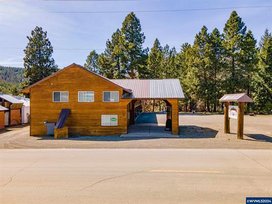 More Photos Of 179 S Mill St, Sumpter Hotel For Sale