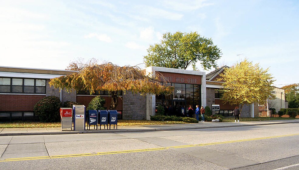 More Photos Of 301 Mill Rd, Hewlett Office For Lease