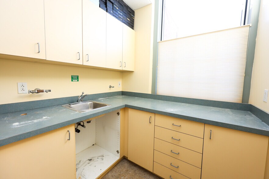 More Photos Of 19-23 Park St, Stoughton Office For Lease