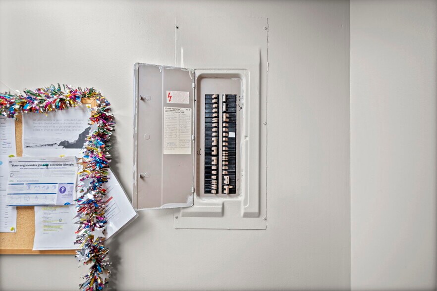 More Photos Of 338 N Charles St, Baltimore Storefront Retail Residential For Sale