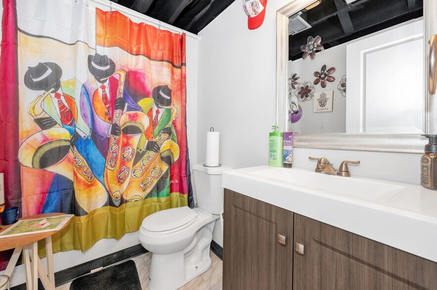 More Photos Of 4920 Belair Rd, Baltimore Office For Sale