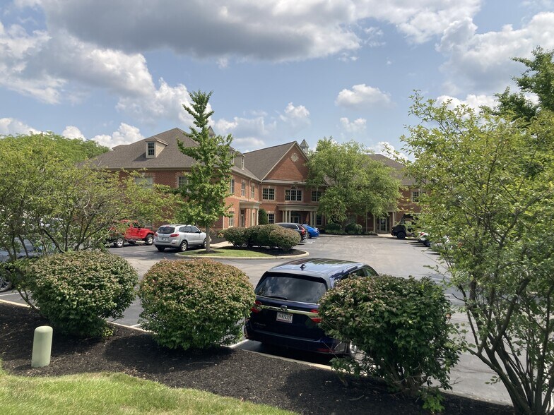 More Photos Of 13590 N Meridian St, Carmel Medical For Lease