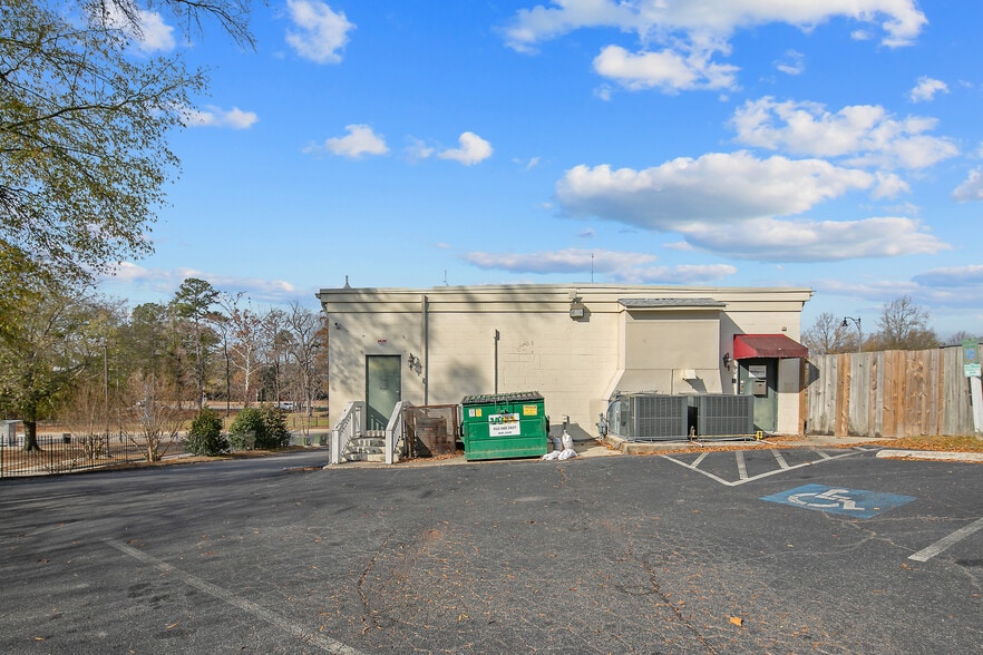 More Photos Of 336 Ray Ave, Fayetteville Office For Lease