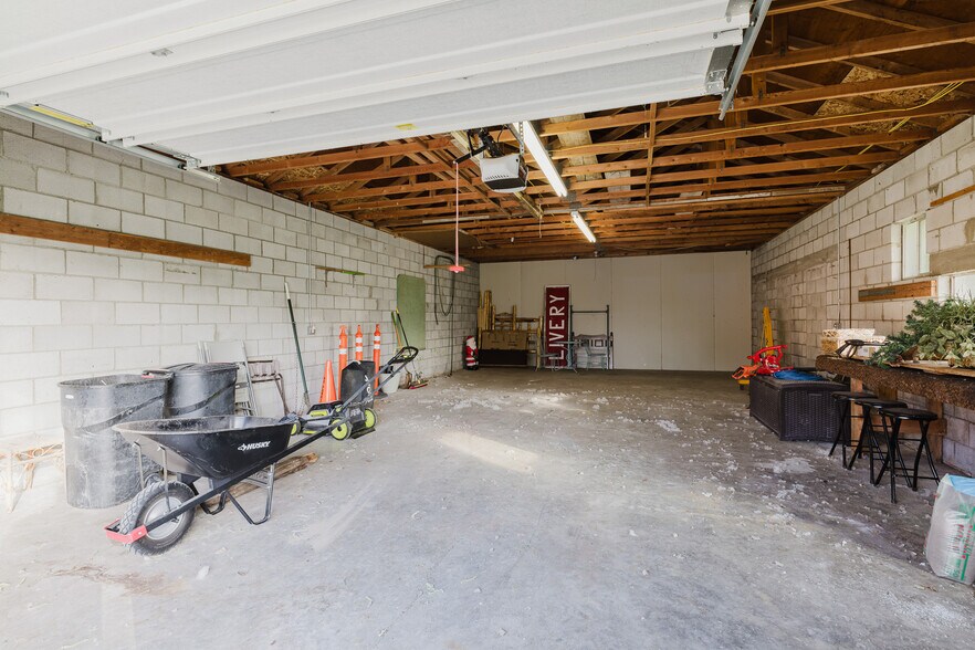 More Photos Of 925 Lamoille Hwy, Lamoille Hotel For Sale