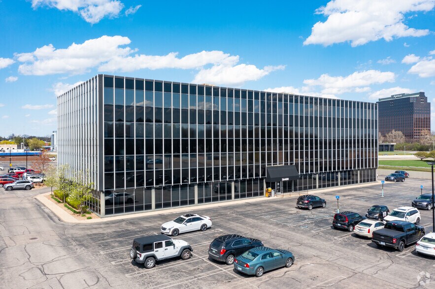 More Photos Of 26400 Lahser Rd, Southfield Office For Sale