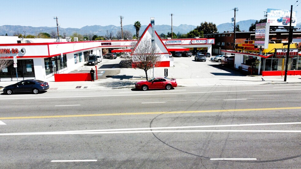 More Photos Of 8628 Woodman Ave, Pacoima Convenience Store For Lease