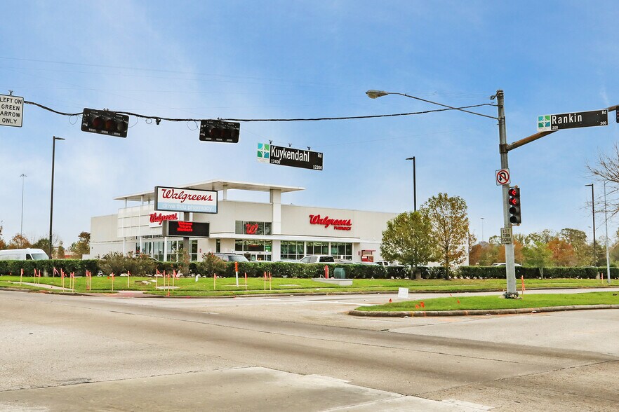 More Photos Of 107 W Rankin Rd, Houston Drugstore For Sale