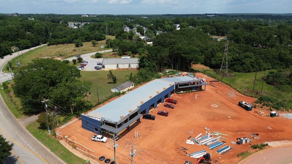 More Photos Of 5 Moorlyn Ln, Greer Storefront For Lease
