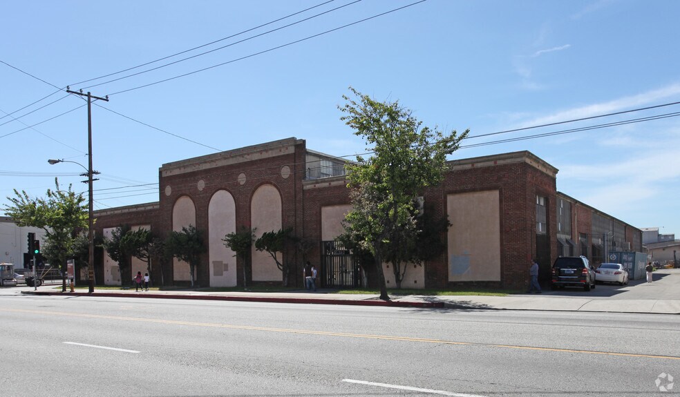 Primary Photo Of 5075 S Santa Fe Ave, Vernon Manufacturing For Lease
