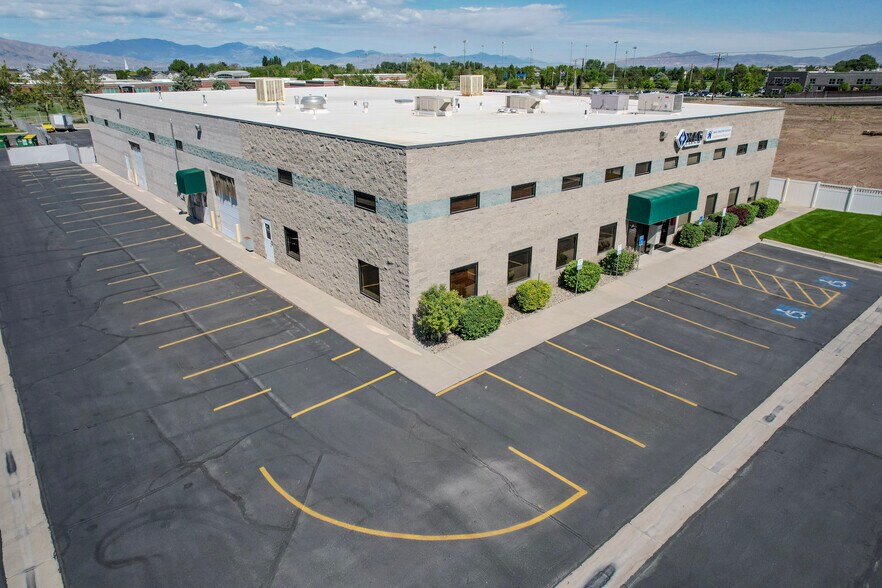 More Photos Of 480 S Geneva Rd, Vineyard Industrial For Lease