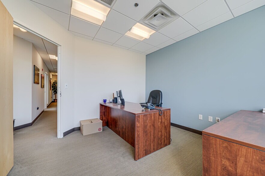 More Photos Of 7115 Leesburg Pike, Falls Church Office For Sale