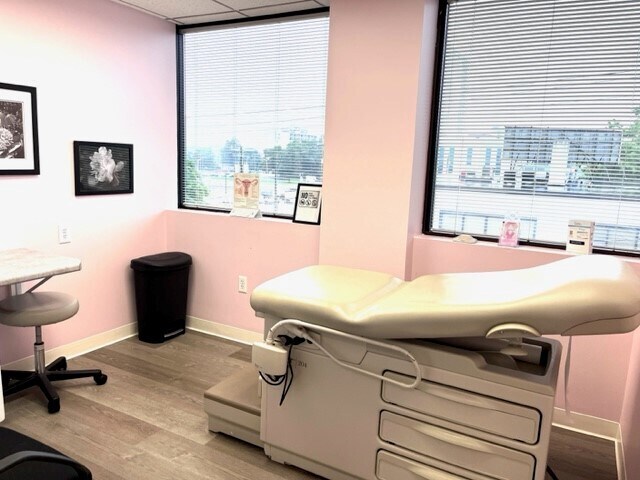 More Photos Of 1650 Elm St, Manchester Medical For Sale