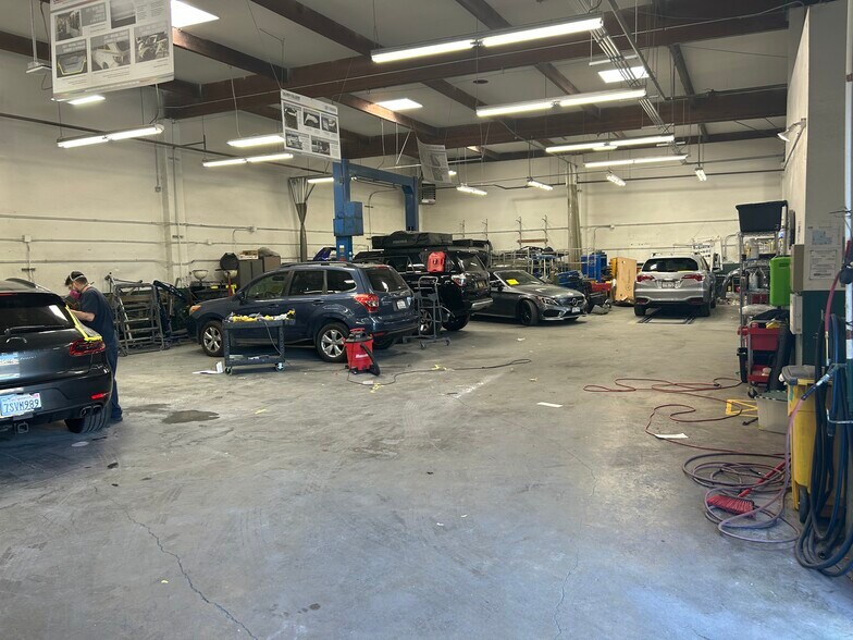 More Photos Of 50 Medway Rd, San Rafael Service For Sale