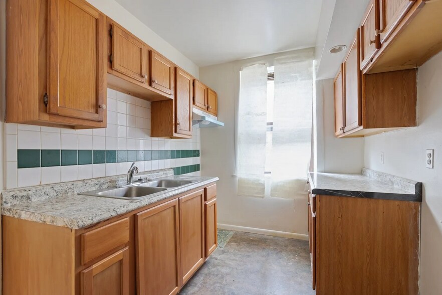 More Photos Of 8100 S May St, Chicago Apartments For Sale