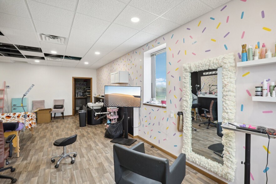 More Photos Of 101 Jones St, Barneveld General Retail For Sale