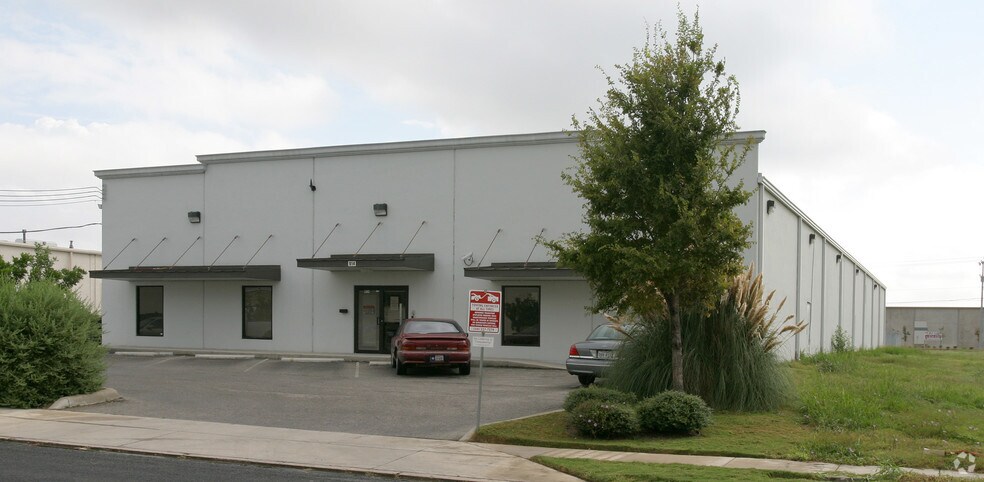 Primary Photo Of 914 Paulsun St, San Antonio Manufacturing For Sale