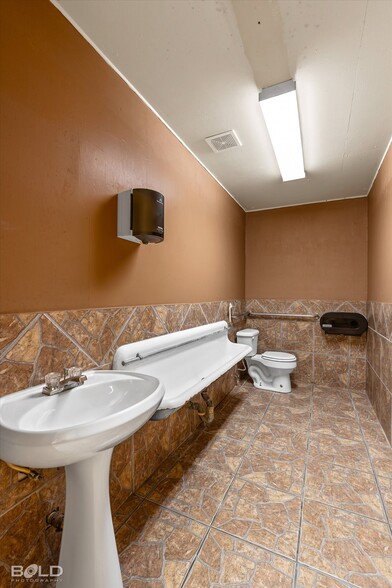 More Photos Of 4140 Hollywood Ave, Shreveport Healthcare For Sale