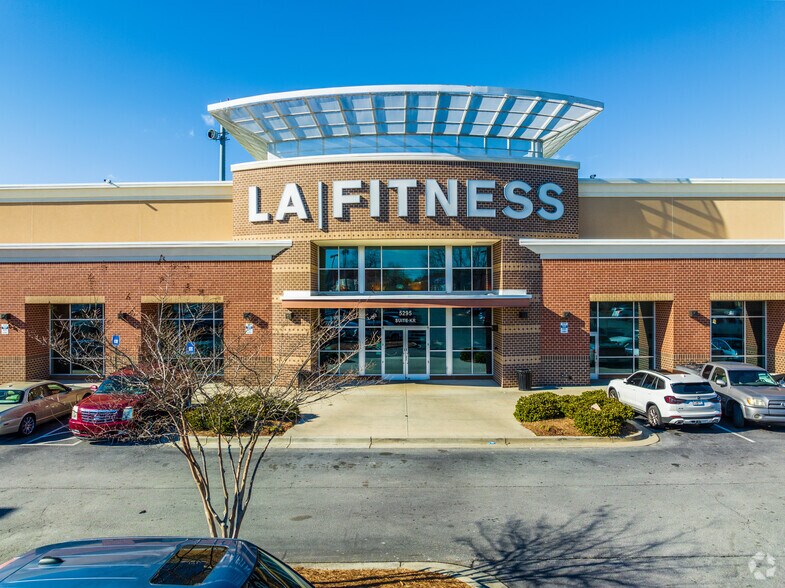 More Photos Of 5295 Highway 78, Stone Mountain Storefront For Sale