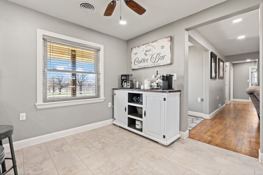 More Photos Of 1641 E Henderson St, Cleburne Land For Sale