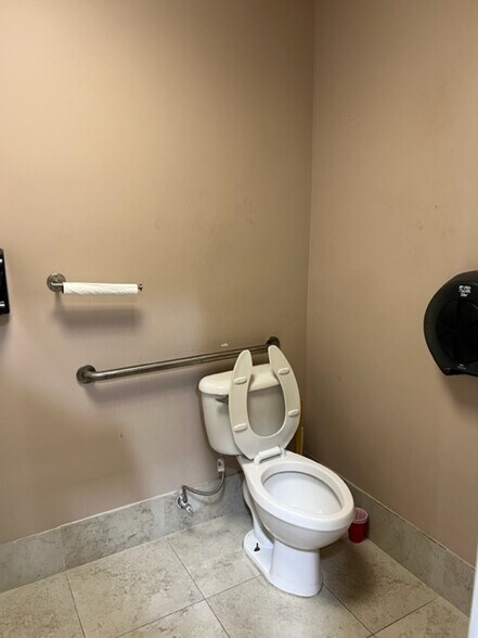 More Photos Of 1937 NW 40th Ct, Pompano Beach Warehouse For Lease