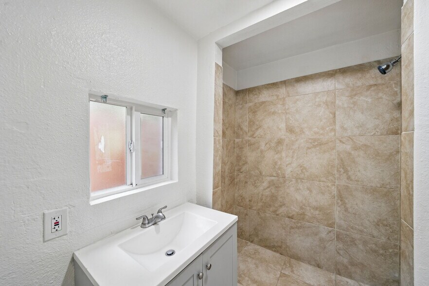 More Photos Of 462 Delhi Ave, Stockton Multifamily For Sale