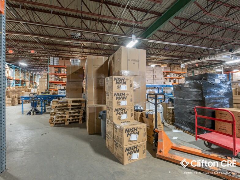 More Photos Of 1 Kero Rd, Carlstadt Showroom For Lease